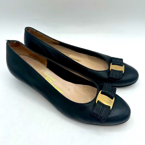 Salvatore Ferragamo Vara Gold Bow Logo Black Leather Ballerina flat Shoe  Size 7 - Picture 6 of 16